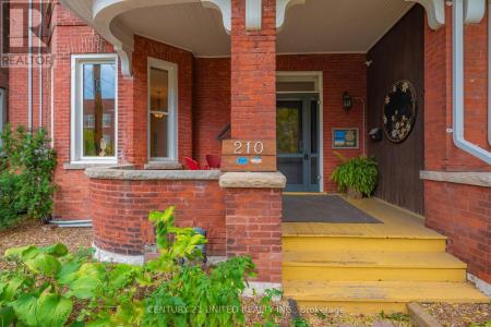 210 MCDONNEL STREET, Peterborough (town Ward 3), Ontario K9H 2V9, Canada