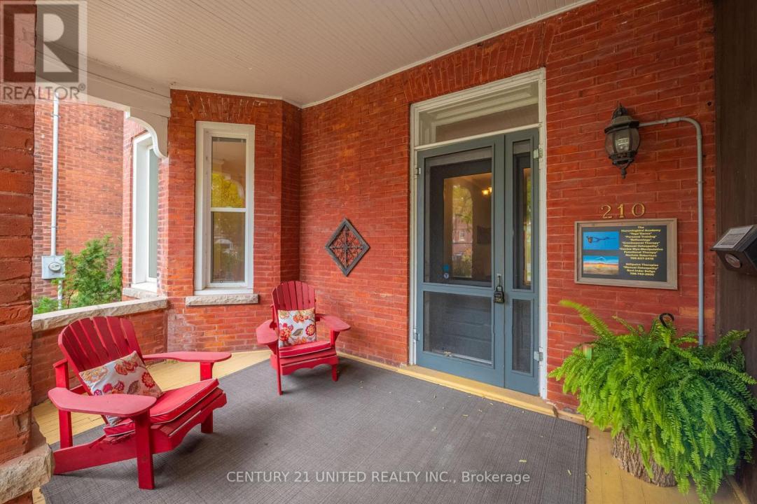 210 MCDONNEL STREET, Peterborough (town Ward 3), Ontario K9H 2V9, Canada