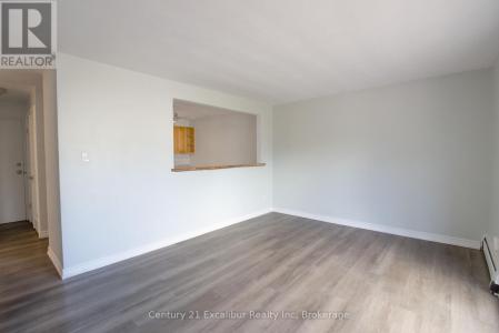 320 QUEEN STREET EAST, Centre Wellington (fergus), 安大略省 N1M 1T4, 加拿大