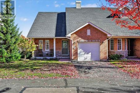 6 VILLAGE CRESCENT, Peterborough (otonabee Ward 1), Ontario K9J 8S7, Canada