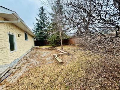 134 BARKER BOULEVARD, Winnipeg, 马尼托巴 R3R 2E1, 加拿大