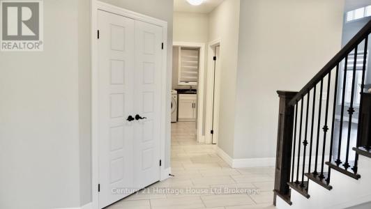 8 SYCAMORE DRIVE, Tillsonburg, Ontario N4G 5S3, Kanada