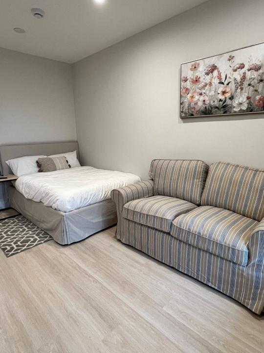 1930 STARLING DRIVE, Tsawwassen, British Columbia V4M 0C7, Canada