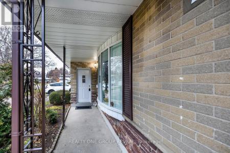 79 HIGHCASTLE ROAD, Toronto (morningside), 安大略省 M1E 4N3, 加拿大