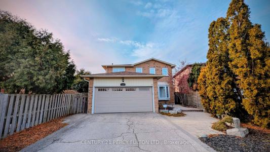 1339 QUINPOOL COURT, Mississauga, Ontario L5C 4J3, Canadá