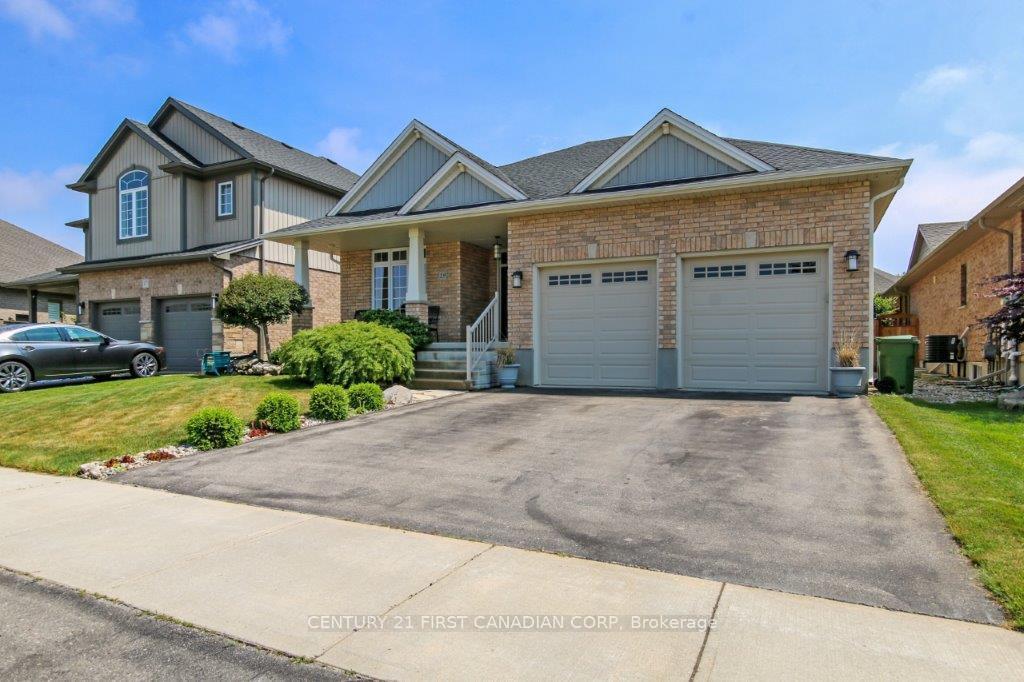 19 ST.ANDREWS DRIVE, St. Thomas, Ontario N5R 0G4, Canada