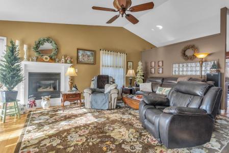 24 BARKER STREET, Tillsonburg, Ontario N4G 1E5, Kanada