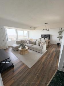 744 WONDERLAND ROAD S, London South, Ontario N6K 4K3, Canadá