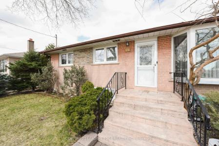 34 PARAGON ROAD, Toronto, Ontario M9R 1J8, Canadá