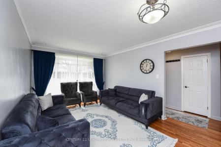 34 PARAGON ROAD, Toronto, Ontario M9R 1J8, Canadá