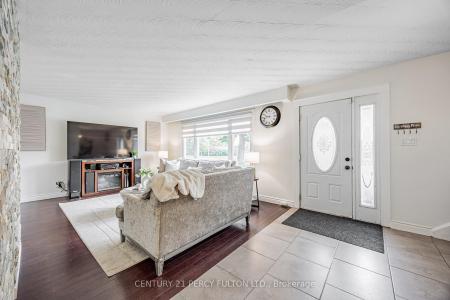 904 SOMERVILLE STREET, Oshawa, 安大略省 L1G 4J7, 加拿大