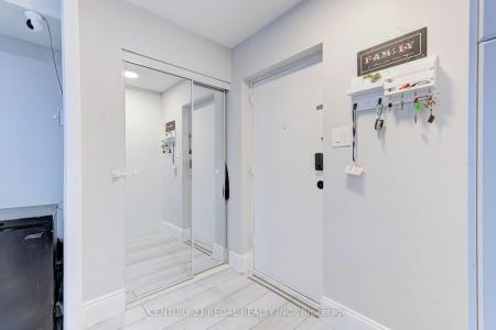 366 THE EAST MALL N/A, Toronto, 安大略省 M9B 6C6, 加拿大