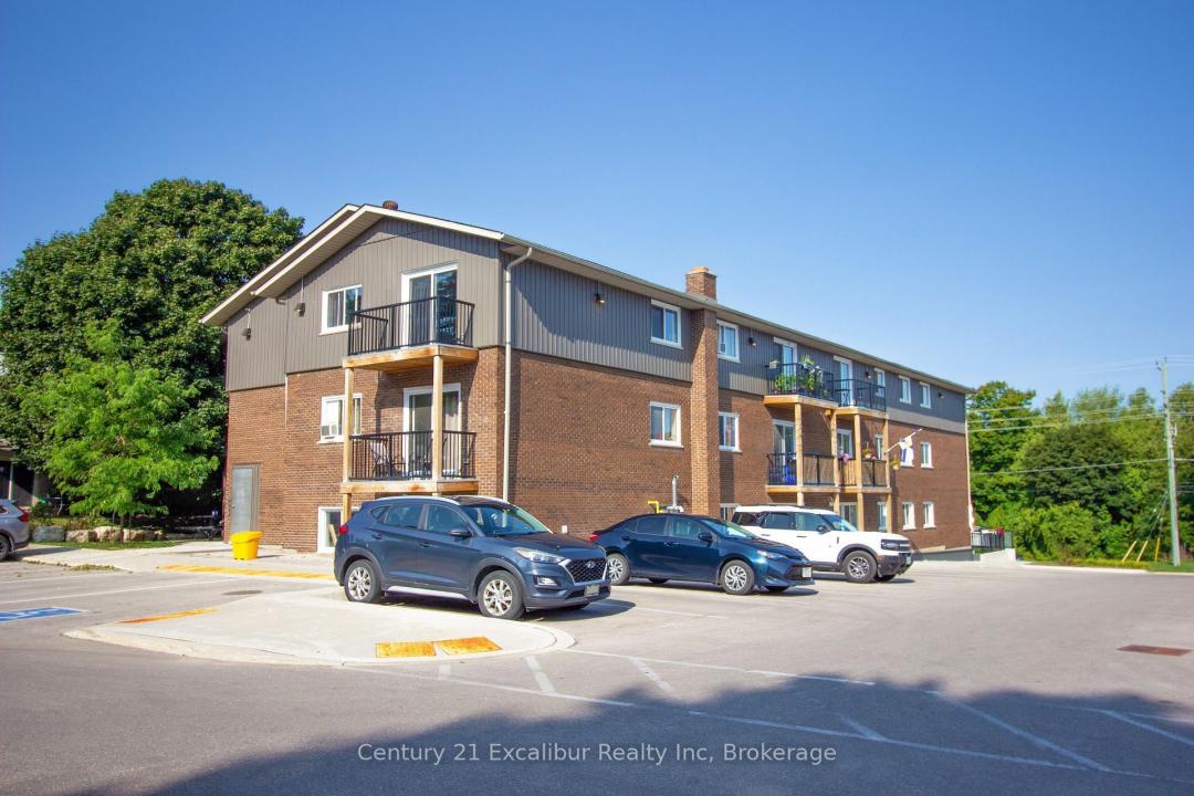 320 QUEEN STREET E, Centre Wellington, אונטריו N1M 1T4, קנדה