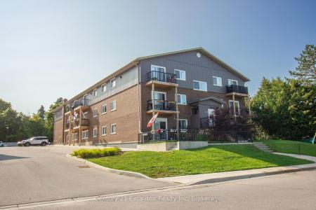 320 QUEEN STREET E, Centre Wellington, אונטריו N1M 1T4, קנדה