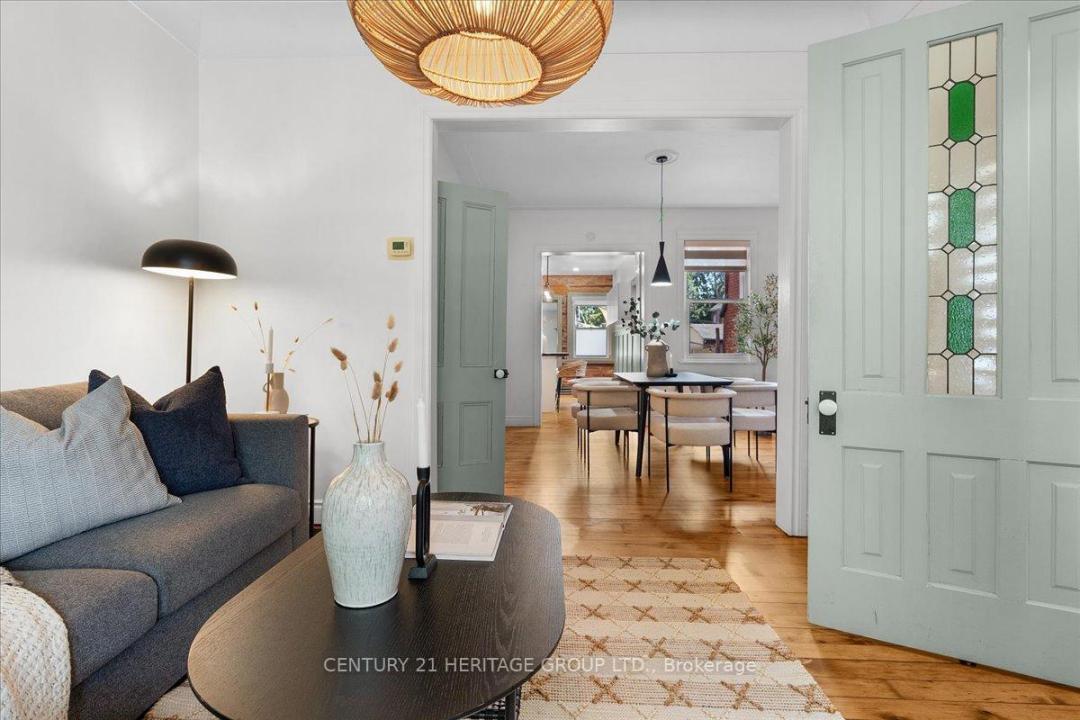 40 EMERALD STREET N, Hamilton, Ontario L8L 5K3, Canada