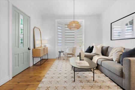 40 EMERALD STREET N, Hamilton, Ontario L8L 5K3, Canada