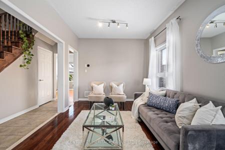 18 TUDOR CRESCENT, Barrie, אונטריו L4M 0A8, קנדה