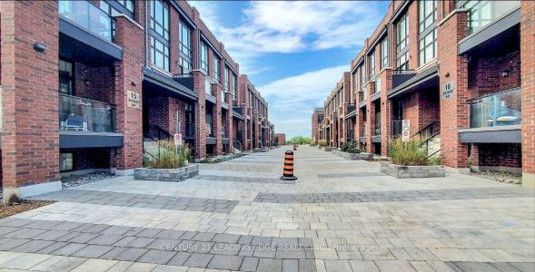 15 WHITAKER WAY, Whitchurch-Stouffville-, Ontario L4A 4T4, Canada