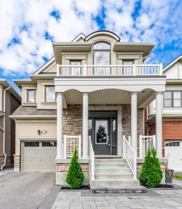 32 WESTFIELD DRIVE E, Whitby, Ontario L1P 1Y5, Canadá