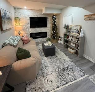 32 WESTFIELD DRIVE E, Whitby, Ontario L1P 1Y5, Canada