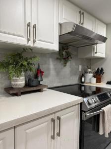 32 WESTFIELD DRIVE E, Whitby, Ontario L1P 1Y5, Canada