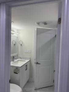 43 ALLANGROVE AVENUE, East Gwillimbury, Ontario L9N 0X6, Canada