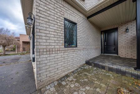 23 LONG POINT DRIVE, Richmond Hill, Ontario L4E 3W9, Canada