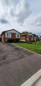 464 SANDFORD STREET, Newmarket, Ontario L3Y 4S7, CANADÁ