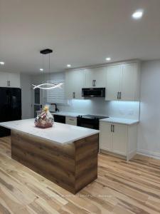 464 SANDFORD STREET, Newmarket, Ontario L3Y 4S7, Canadá