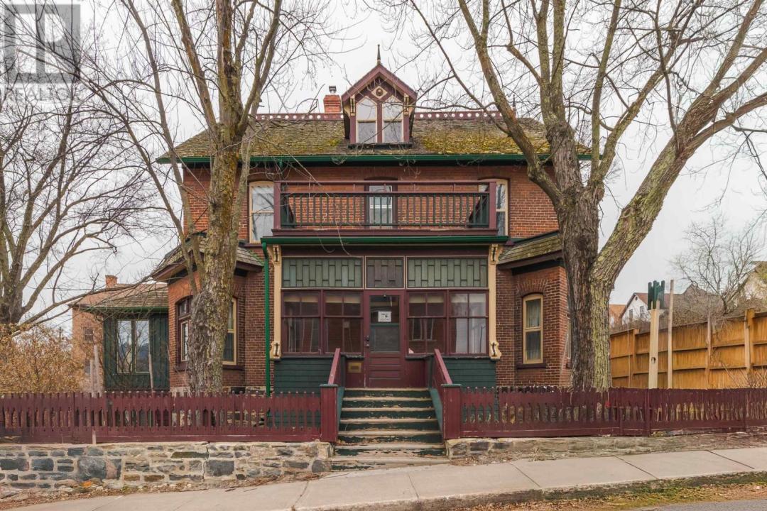 127 FIFTH AVENUE SOUTH, Kenora, 安大略省 P9N 2A3, 加拿大