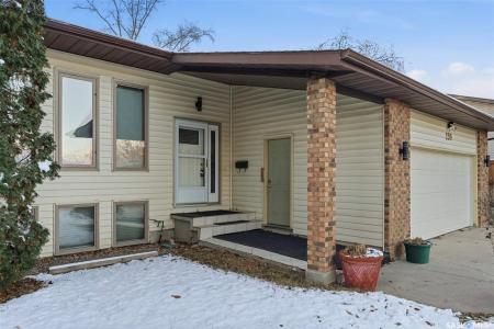 139 BENESH CRESCENT, Saskatoon, Saskatchewan S7K 6N6, Canada