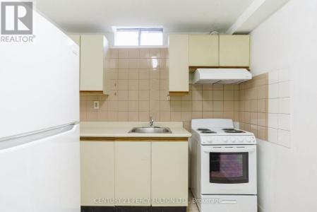 103 SPRING FOREST SQUARE, Toronto (agincourt South-malvern West), أونتاريو M1S 4W7, كندا 