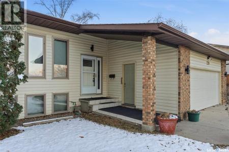 139 BENESH CRESCENT, Saskatoon, Saskatchewan S7K 6N6, Canada