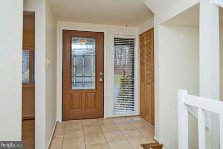 8566 Gwynedd Way, Springfield, וירג'יניה 22153, ארצות הברית של אמריקה