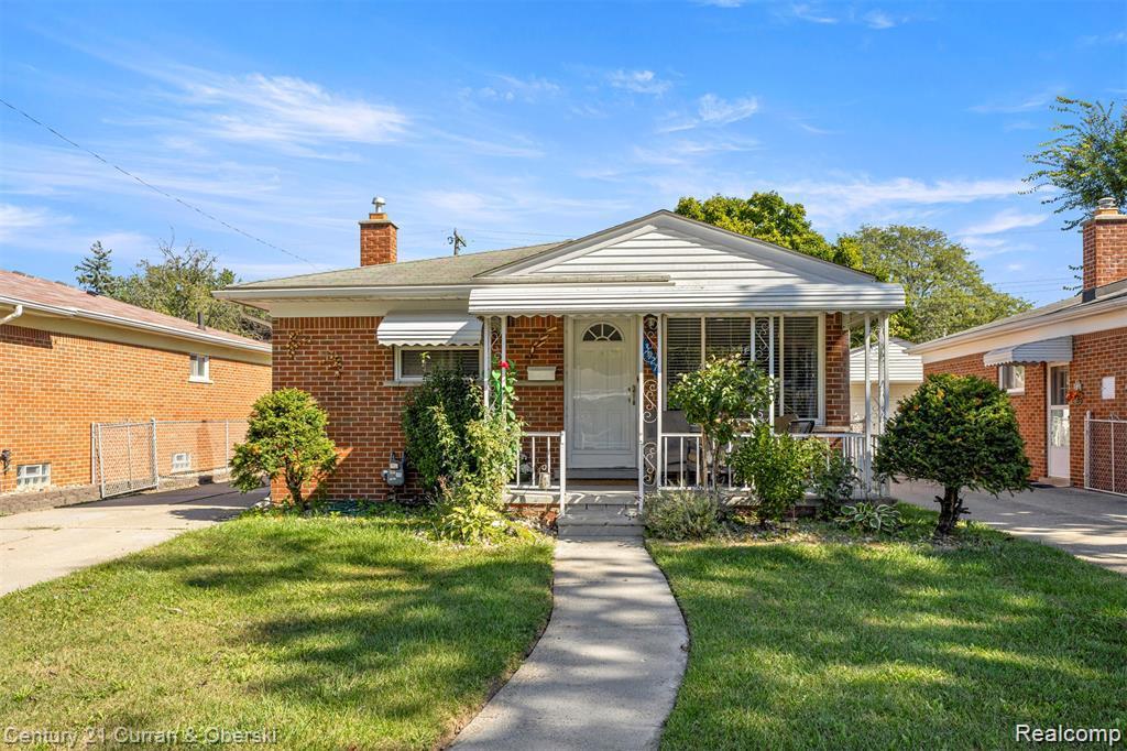 3927 Monroe Street, Dearborn Heights, Michigan 48125, Estados Unidos