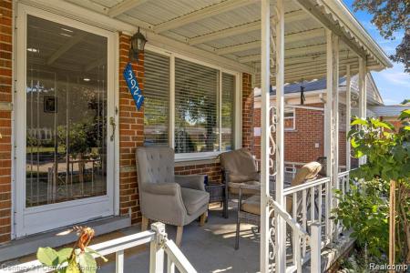 3927 Monroe Street, Dearborn Heights, Michigan 48125, Estados Unidos