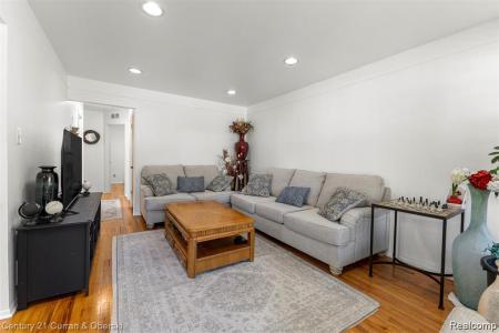 3927 Monroe Street, Dearborn Heights, Michigan 48125, Estados Unidos