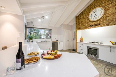 4 Maroona Place, Greenfields, WA 6210, Australia