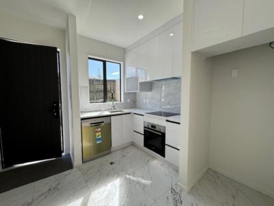 18D Addington Avenue, Manurewa, Auckland 2102, New Zealand