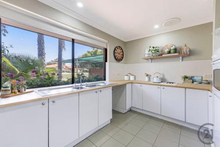 6 Blythwood Street, Dudley Park, WA 6210, Australia