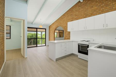 2/15 Truscott Street, Wilsonton, QLD 4350, Australia