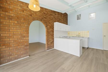 2/15 Truscott Street, Wilsonton, QLD 4350, Australia