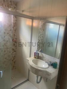 Claudio Arrua casi Washington 563, Luque, 中央 00001, 巴拉圭