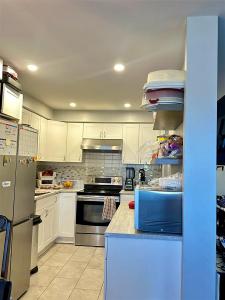 101 Rue Angora, Dollard-Des Ormeaux, Quebec H9B 1W6, Kanada