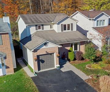 93 Rue des Parulines, Gatineau (Hull), Quebec J9A 1Z3, Canada