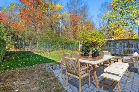 93 Rue des Parulines, Gatineau (Hull), Quebec J9A 1Z3, Canada