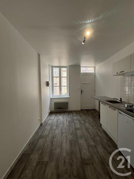 Moulins, Auvérnia 03000, França