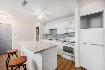 1042 Darwood Avenue, Kalamazoo, Michigan 49004, USA