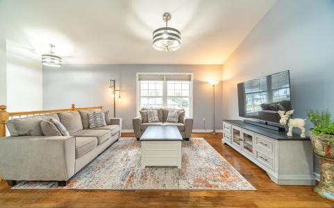 84 Hanover Street, Wallingford, 康乃迪克州 06492, 美國