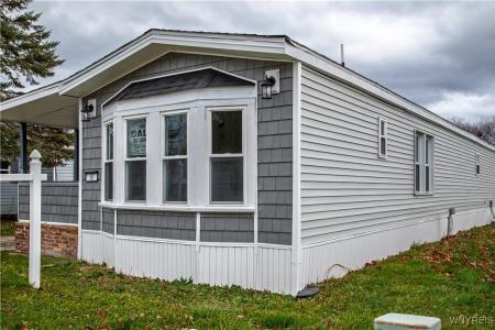 50 S Roxbury Drive, Hamburg, Nowy Jork 14075, USA